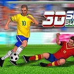 Lojtar futbolli me fanellë të verdhë driblon topin ndërsa një lojtar me fanellë të kuqe përpiqet ta ndalojë, në një fushë bari, me tekste 3D Soccer Slot Machine në sfond