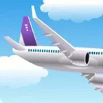 Aeroplan me bisht të purpurt duke fluturuar në qiell të kaltër me re