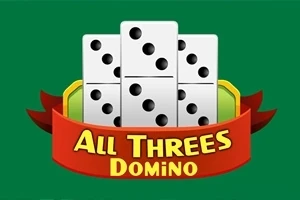 Në imazh shfaqet një grup dominosh të bardha me pika të zeza, të vendosura mbi një sfond të gjelbër, me një shirit të kuq që shkruan All Threes Domino