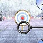 Pamje e një piste bore me një objektiv shënjestre dhe një hark të përqendruar në objektiv nga 30 metra larg