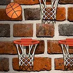 Topa basketbolli dhe tre tabela basketbolli para një muri prej tulle