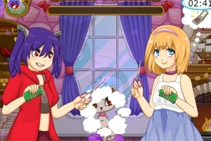 Dy vajza anime me gërshërë në duar po stilojnë leshin e një qeni të vogël të bardhë në një dhomë me perde vjollce