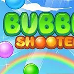 Teksti Bubble Shooter me shkronja të gjelbra dhe portokalli në një sfond me qiell blu, re, dhe flluska me ngjyra të ndryshme