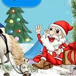 Bora dhe zbukurimet festive rrethojnë një kalë dhe një figurë të lumtur të babagjyshit pranë një paketimi dhuratë