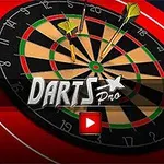 Shenjë dartësh me tre shigjeta të verdha të ngulura dhe logon Darts Pro