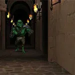 Një korridor me dritëza muri të ndezura dhe një krijesë e gjelbërt që mban shpatë duke ecur drejt