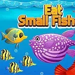 Peshq shumëngjyrësh duke notuar në një oqean të kaltër me titullin Eat Small Fishes