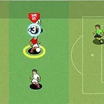 Dy lojtarë në një fushë futbolli me portierin pranë portës