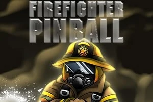 Një zjarrfikës me helmetë dhe maskë oksigjeni spërkat ujë, me tekstin Firefighter Pinball mbi kokën e tij
