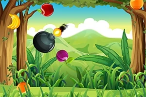Fruta të ndryshme dhe një bombë në një peizazh natyror me pyje dhe male në sfond
