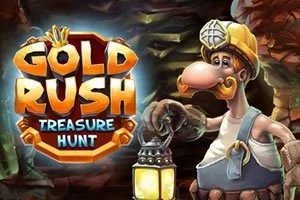 Një minator me helmetë dhe llambë mban një qëndrim të vendosur përkrah një logoje me mbishkrimin Gold Rush Treasure Hunt në sfondin e një shpelle