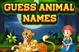 Një djalë me flokë kaçurrela ulur në një karrige pranë dy leopardëve miqësorë, me hënën dhe pyllin në sfond