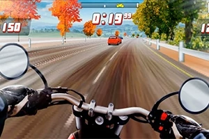 Pamje e një motoçiklete duke garuar në një rrugë rurale me pemë me gjethe vjeshte përreth