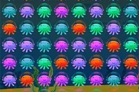 Slide the jellyfish horizontally to match 3 or more