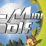 Top shumë i madh golfi në sfond të kaltër, me pemë dhe një shtëpi të vogël në të djathtë, dhe tekstin Mini Golf në pjesën e sipërme