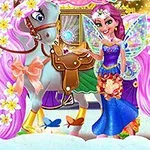 Një zanë me krahë të ylberta dhe një kalë me lesh rozë të zbukuruar me lule qëndrojnë pranë njëra-tjetrës në një peizazh dimëror