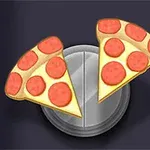 Dy feta pice me pepperoni mbi një pjate gri në sfond të errët