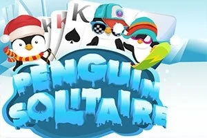 Tre pinguinë me aksesorë dimri dhe veror përpara letrave të lojës mbi një sfond akulli