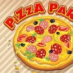 Pica me përbërës të ndryshëm si sallam, domate, ullinj dhe barishte, me mbishkrimin Pizza Party në krye