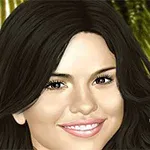 Një portret i një gruaje me flokë të gjatë të zinj dhe një buzëqeshje në sfond me palma