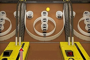 Lojë me top qëlluar në një shenjë me pika numerike brenda unazave të bardha në një skenë arcade