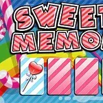 Grafika me tekstin Sweety Memory ngjyrë të kuqe me tre karta me zemra karamele sipër një sfondi me shirita ngjyrë blu