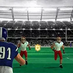 Një lojtar futbolli amerikan me fanellë blu numër 91 mban topin dhe përballet me dy lojtarë kundërshtarë në një stadium të mbushur